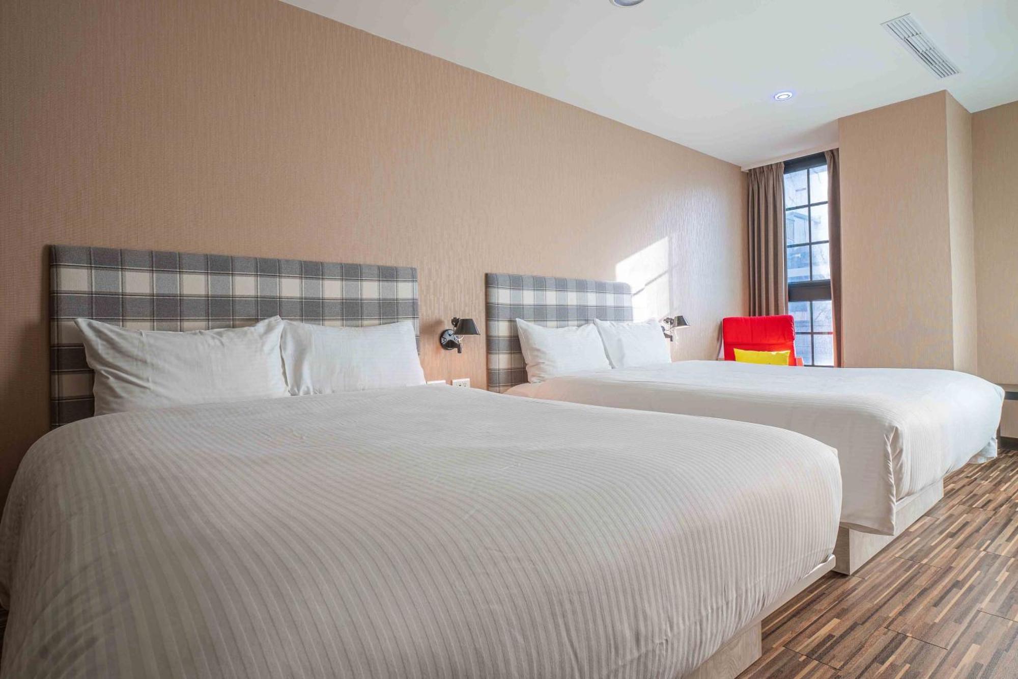 Check Inn Taichung Ziyou Экстерьер фото