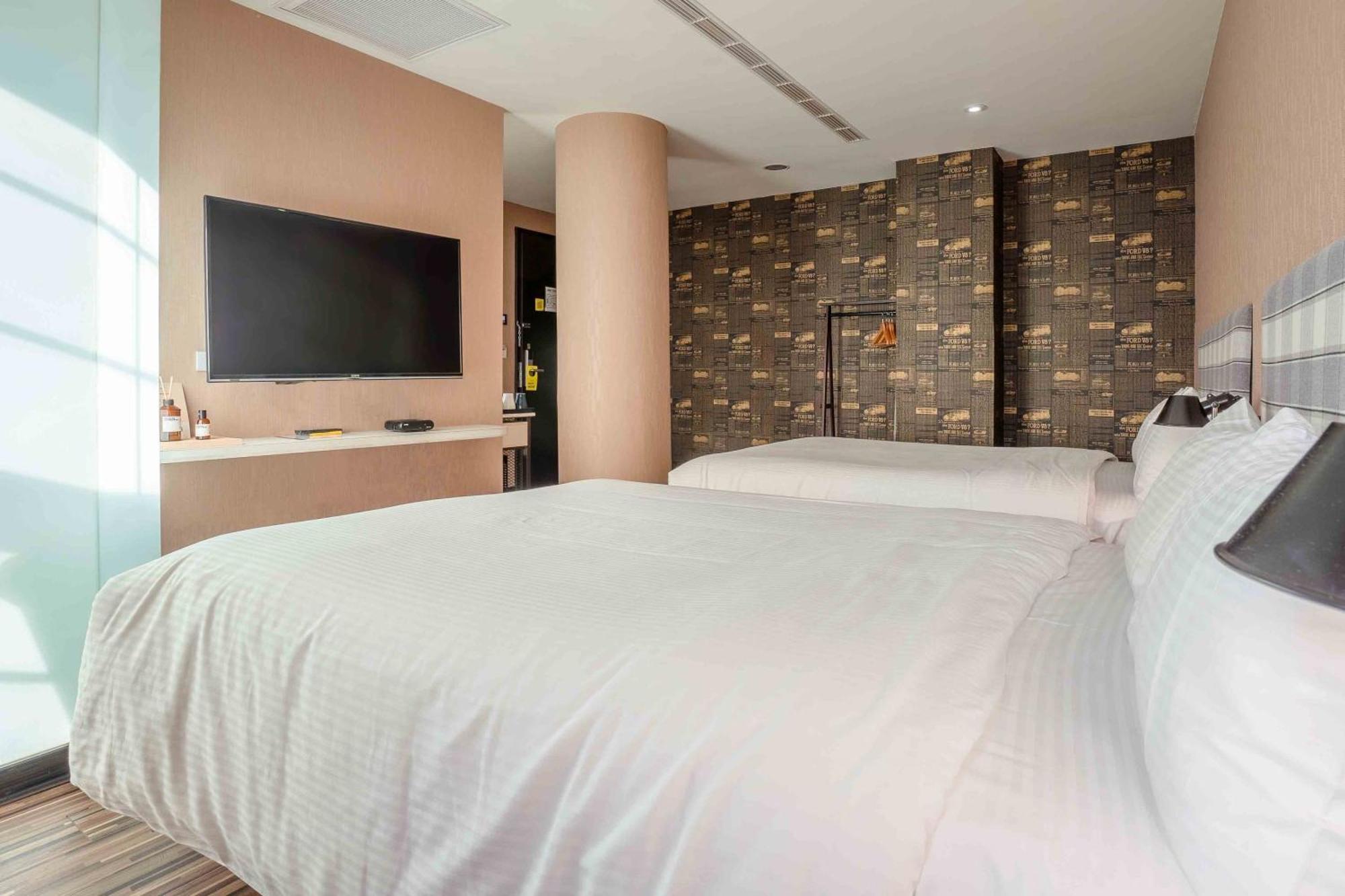 Check Inn Taichung Ziyou Экстерьер фото