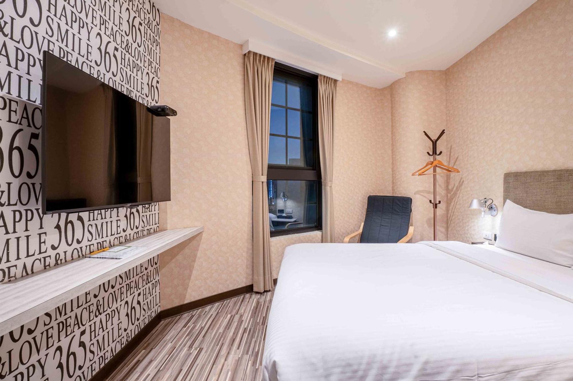 Check Inn Taichung Ziyou Экстерьер фото