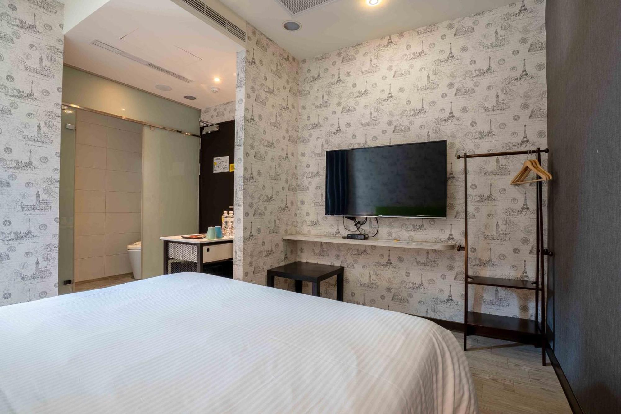 Check Inn Taichung Ziyou Экстерьер фото