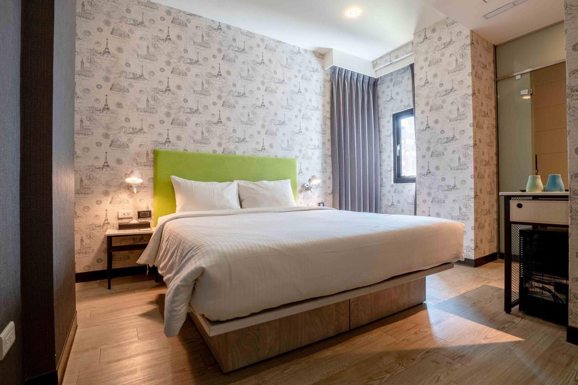 Check Inn Taichung Ziyou Экстерьер фото