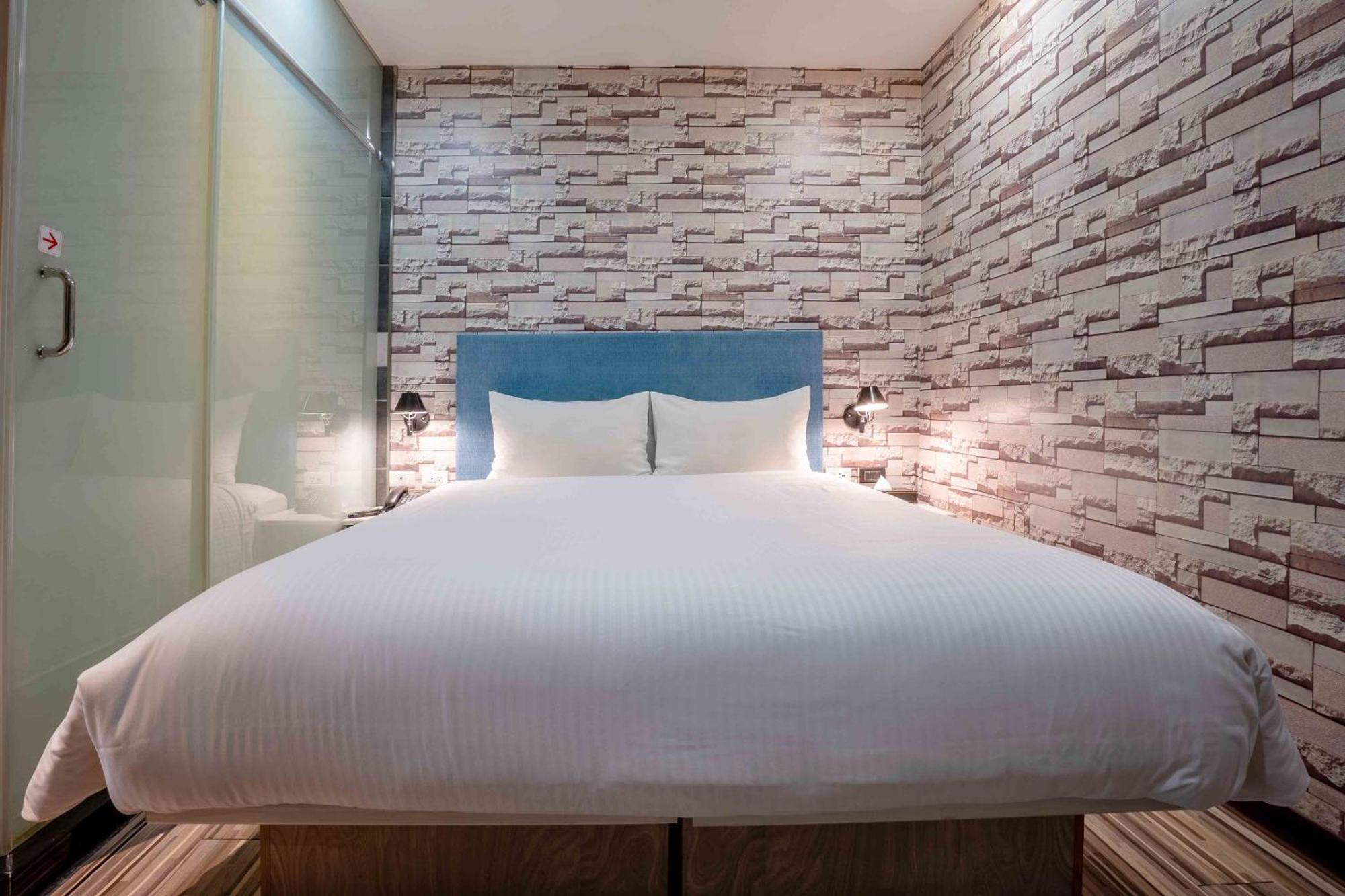 Check Inn Taichung Ziyou Экстерьер фото